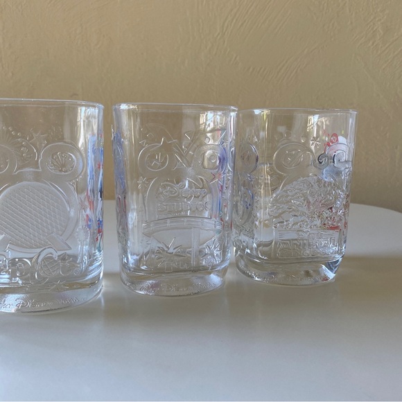 McDonald’s Walt Disney World Year 2000 Celebration Glasses Set of 4 - Picture 8 of 16